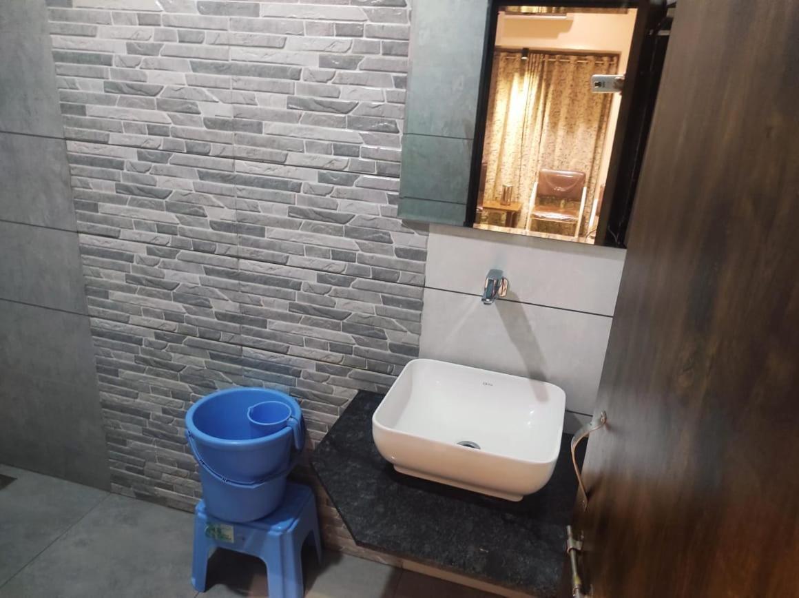 Hotel Vrindavan Deluxe Kolhapur Eksteriør bilde