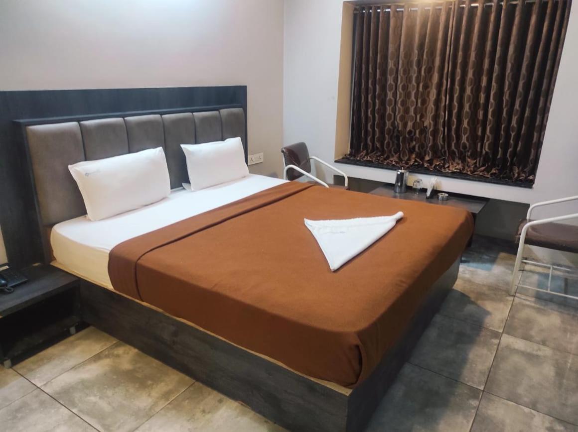 Hotel Vrindavan Deluxe Kolhapur Eksteriør bilde