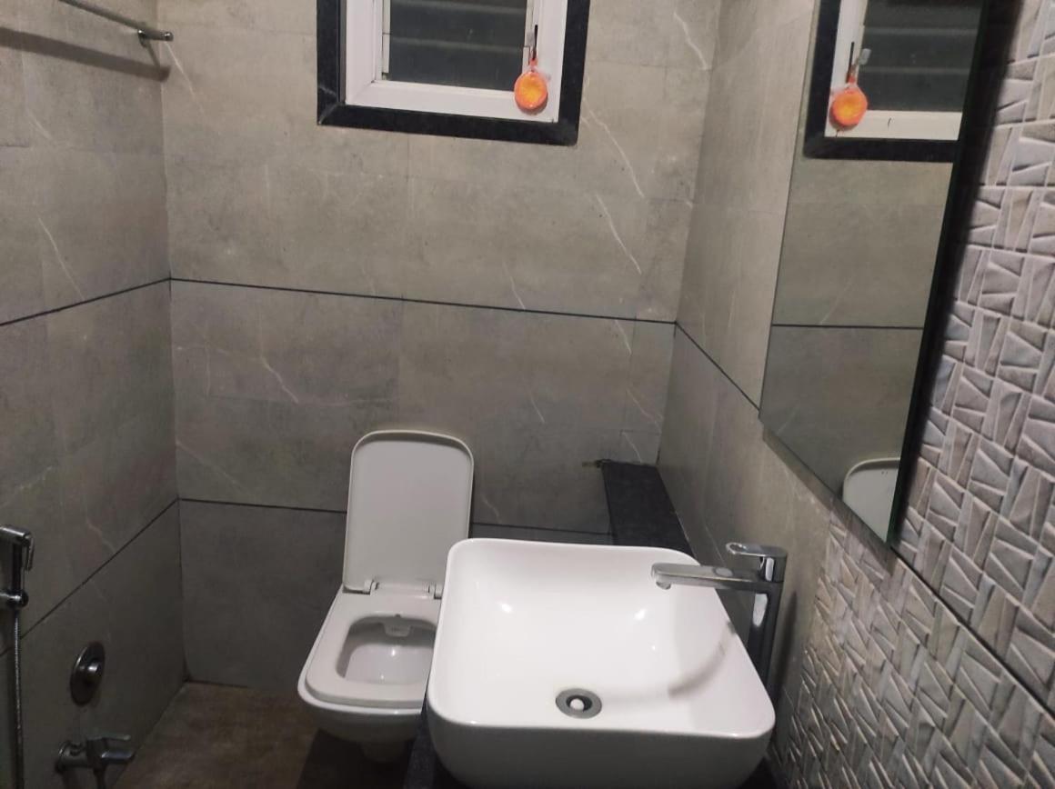 Hotel Vrindavan Deluxe Kolhapur Eksteriør bilde