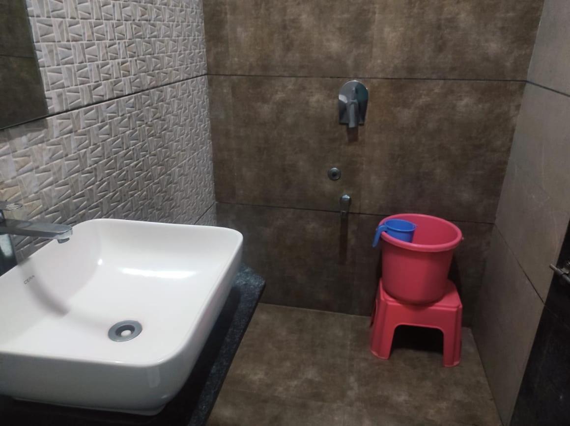 Hotel Vrindavan Deluxe Kolhapur Eksteriør bilde