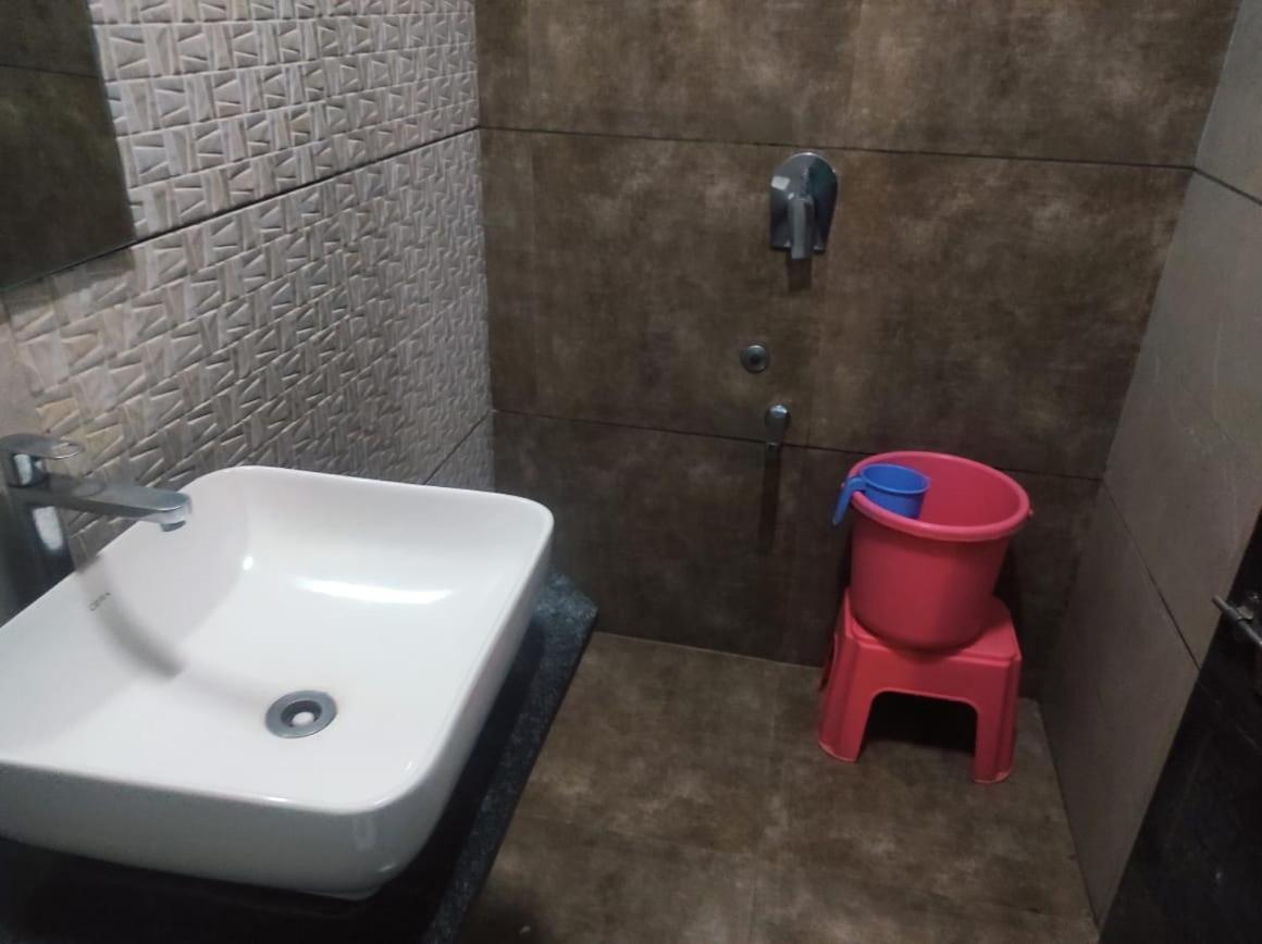 Hotel Vrindavan Deluxe Kolhapur Eksteriør bilde