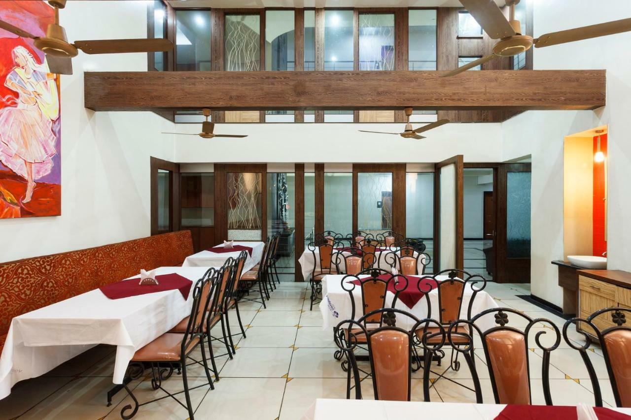 Hotel Vrindavan Deluxe Kolhapur Eksteriør bilde