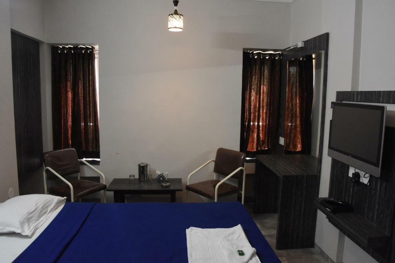Hotel Vrindavan Deluxe Kolhapur Eksteriør bilde