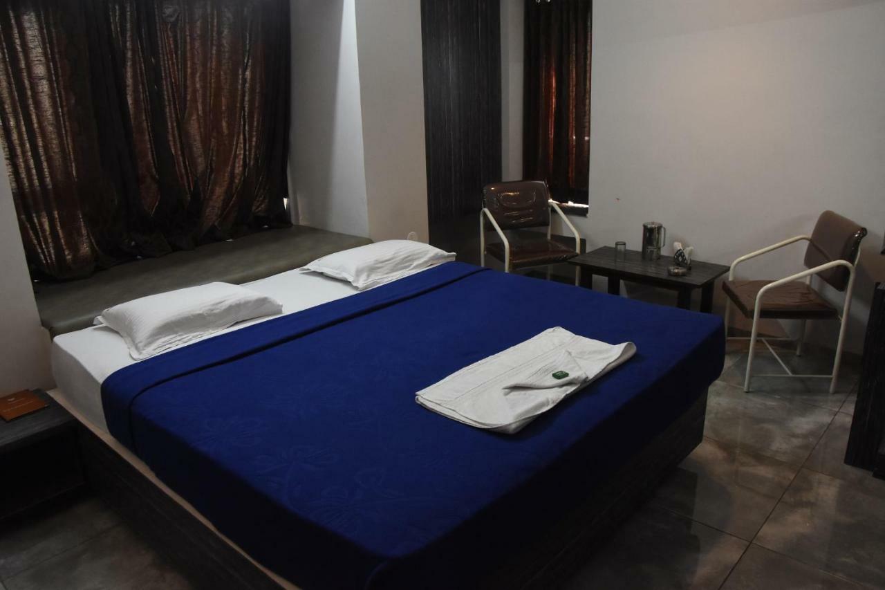 Hotel Vrindavan Deluxe Kolhapur Eksteriør bilde